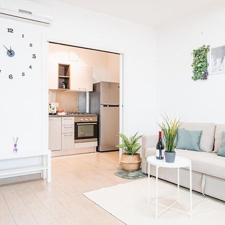 Apulialux - Elegant Apartment Con Netflix Bari Zewnętrze zdjęcie