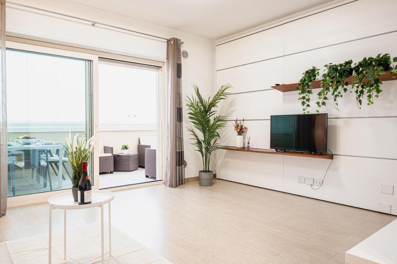 Apulialux - Elegant Apartment Con Netflix Bari Zewnętrze zdjęcie